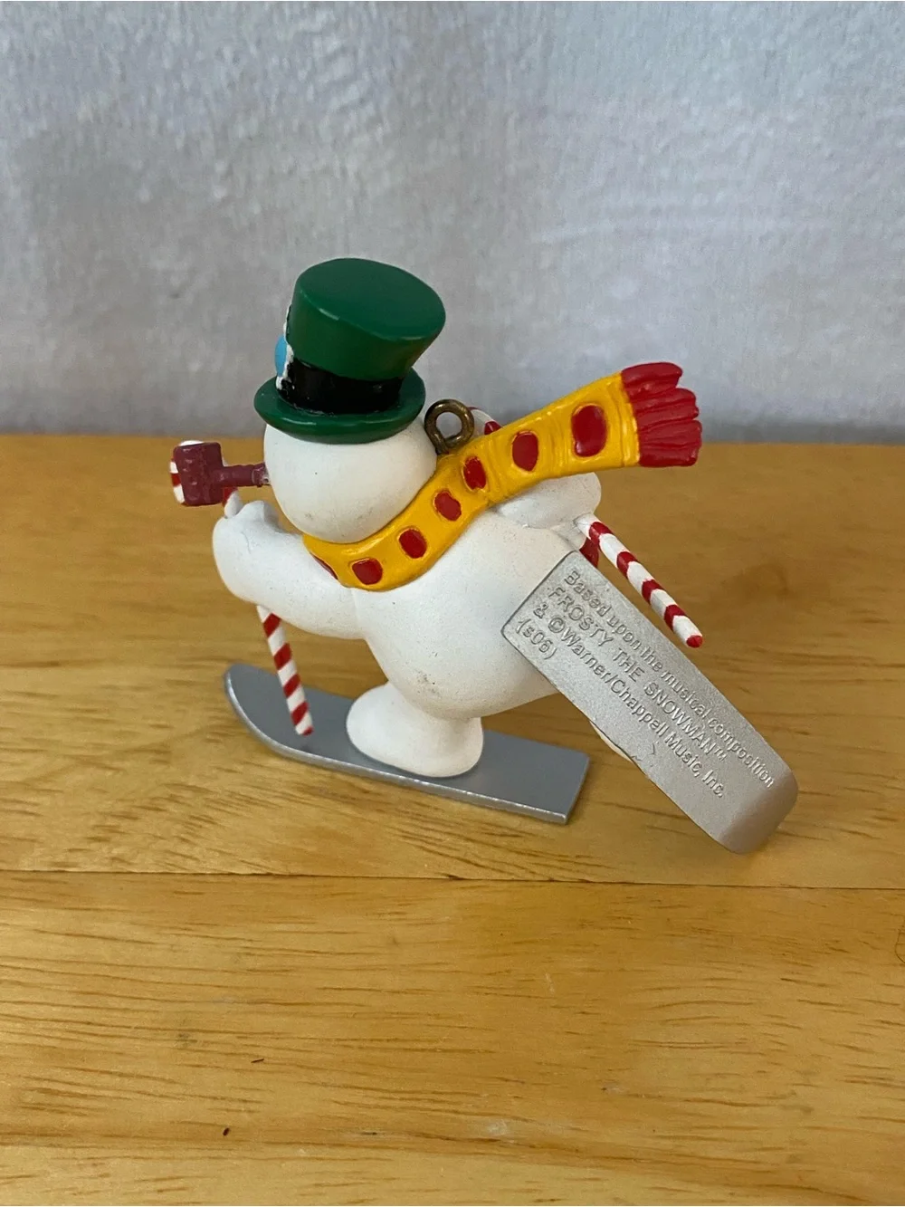 2006 Carlton Cards Heirloom Frosty the Snowman Skiing ornament
